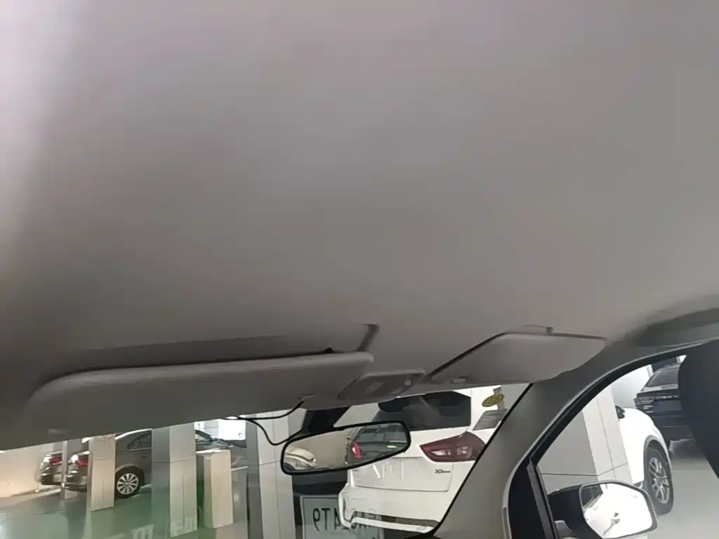 Wuling MINIEV — миниатюра 18