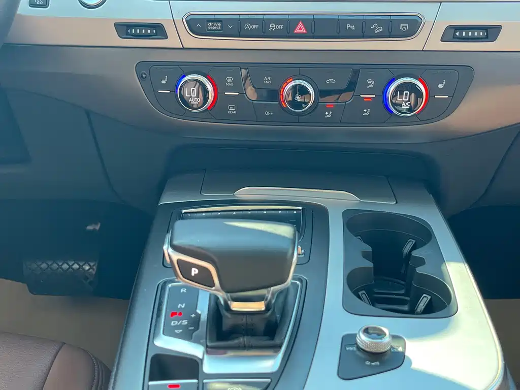 Audi Q7 — миниатюра 15