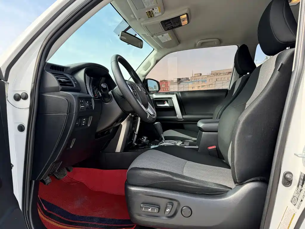 Toyota 4Runner 2016 4.0L AT