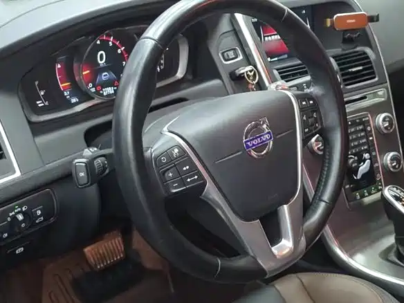Volvo XC60 — миниатюра 11