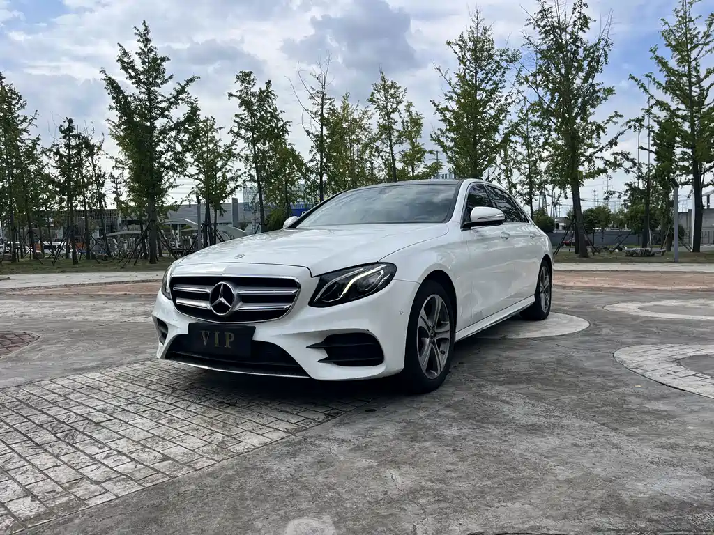Mercedes-Benz E-Class — миниатюра 3