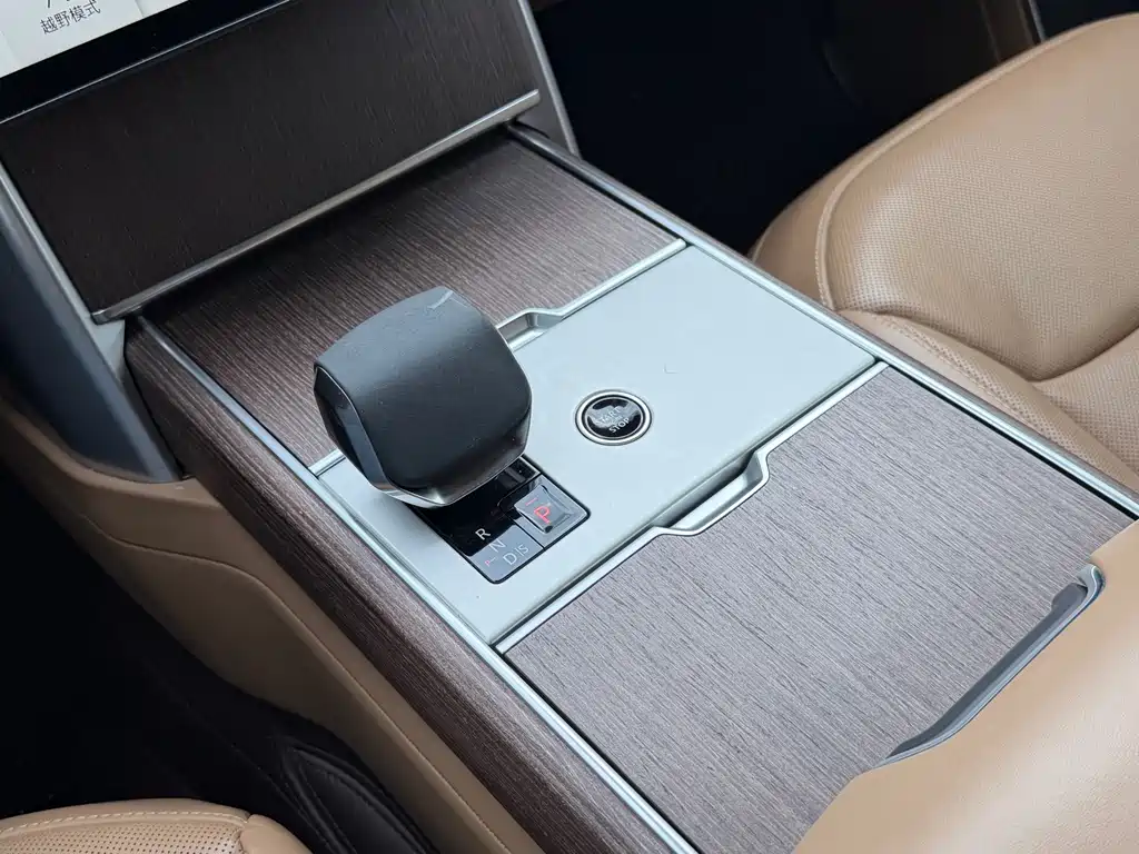 Land Rover Range Rover — миниатюра 16