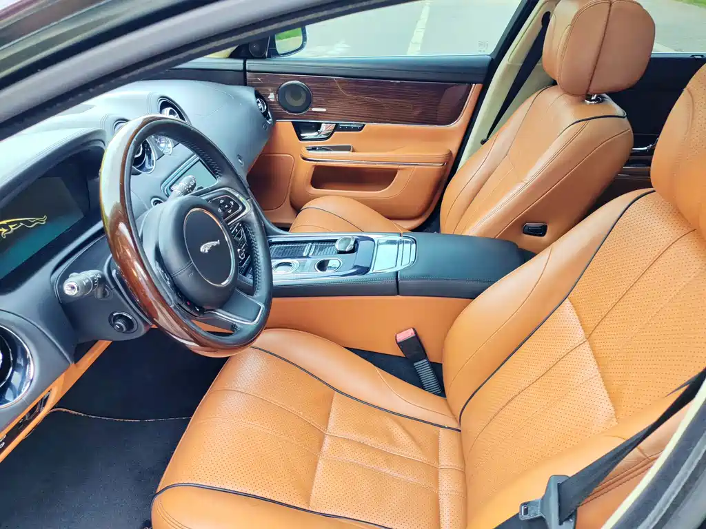 Jaguar XJ — миниатюра 17