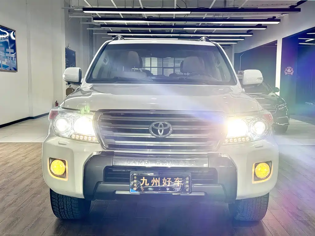 Toyota Land Cruiser 2012 4.0L AT VX