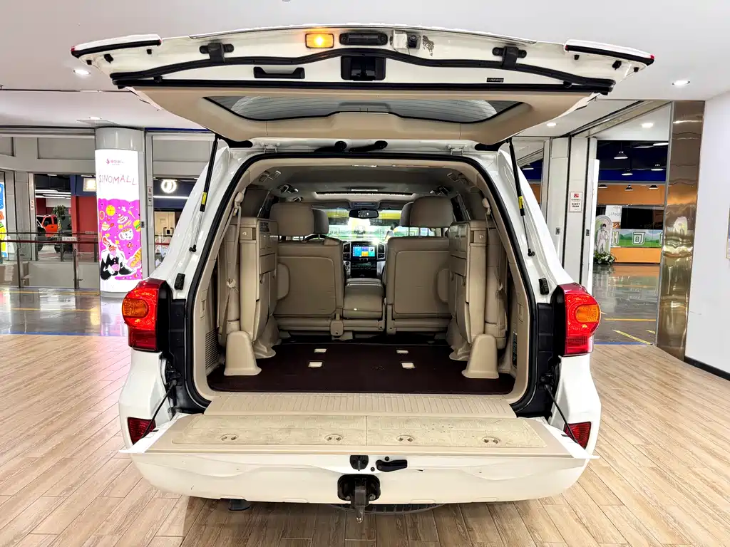 Toyota Land Cruiser 2012 4.0L AT VX