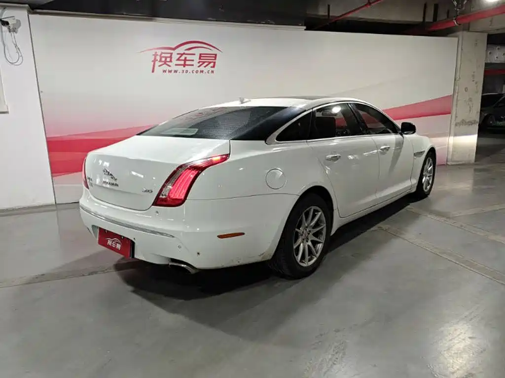 Jaguar XJ — миниатюра 2