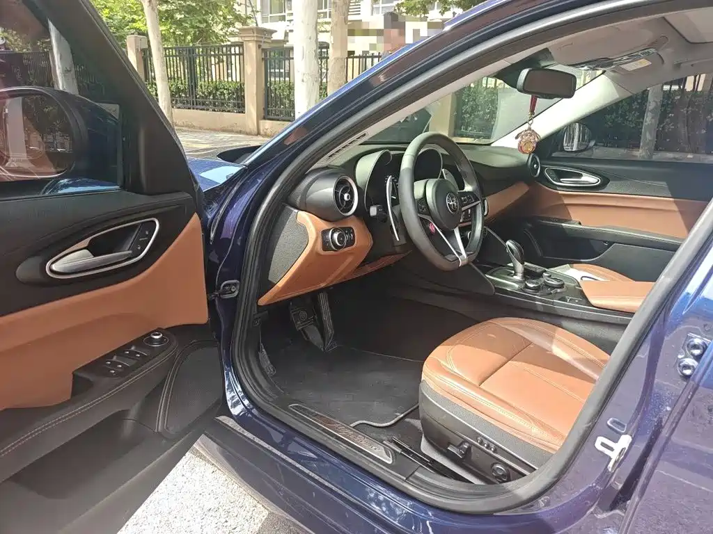 Alfa Romeo Giulia — миниатюра 12