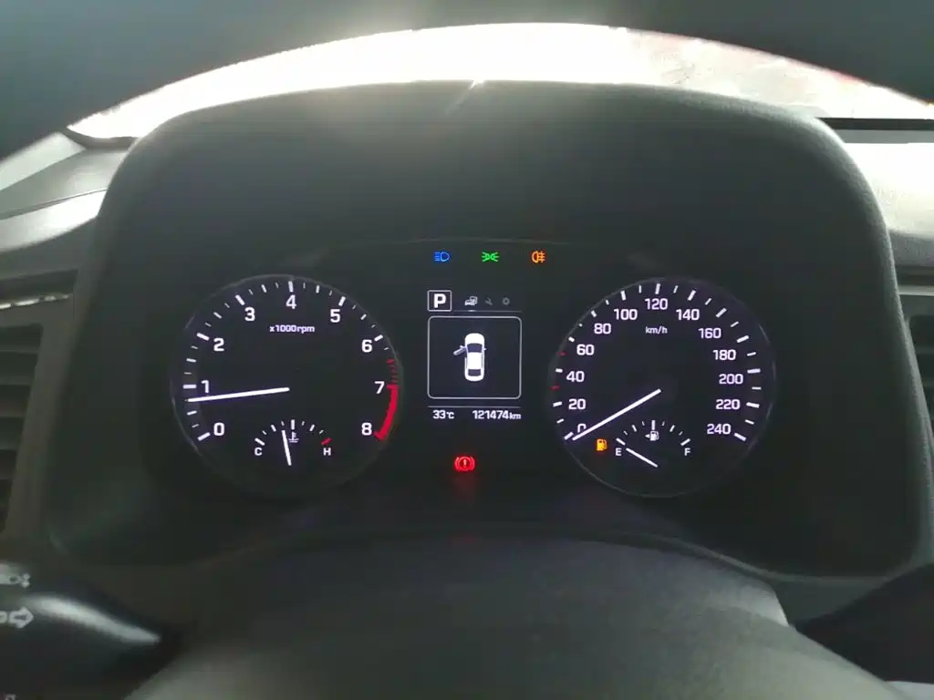 Hyundai Elantra — миниатюра 12