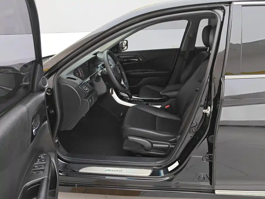 Honda Accord — миниатюра 9