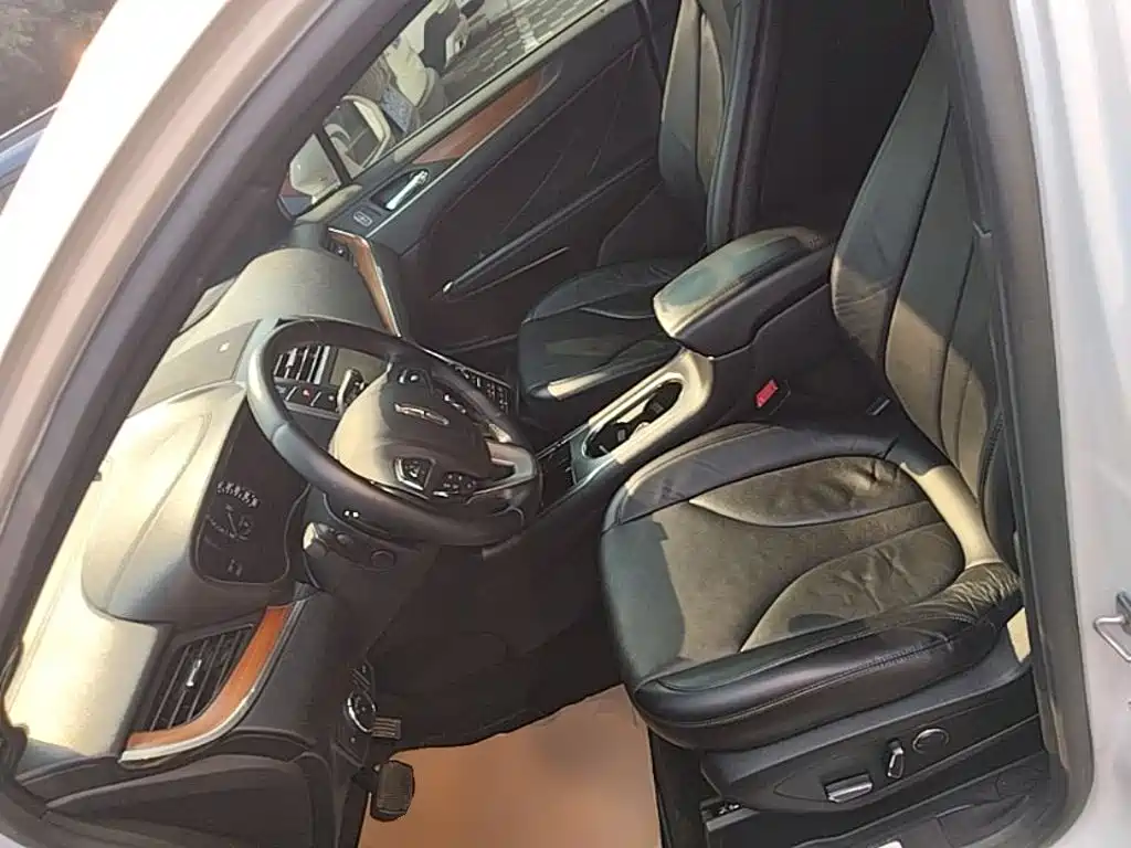 Lincoln MKC — миниатюра 15