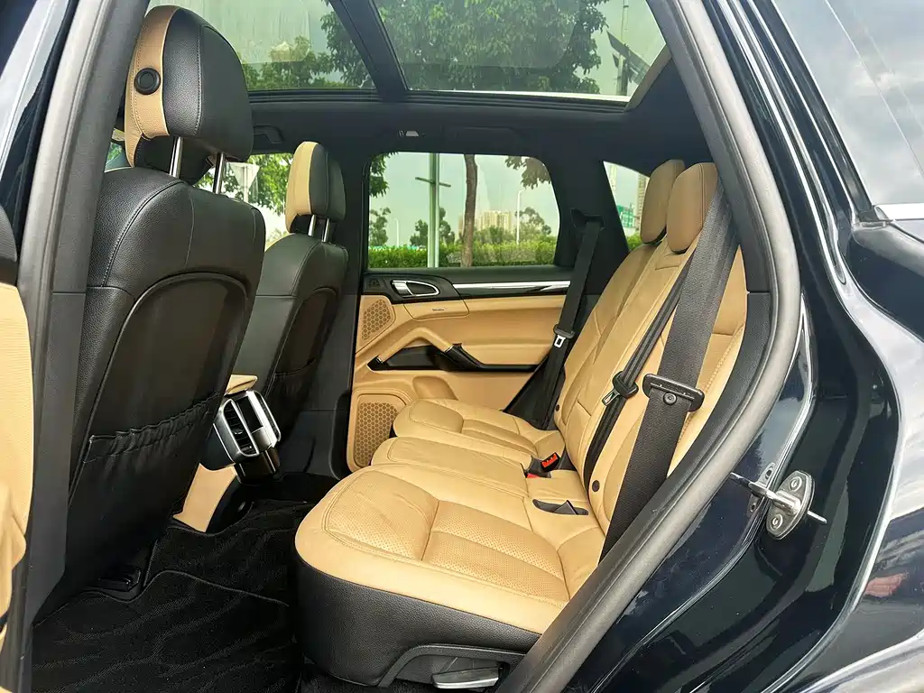 Porsche Cayenne — миниатюра 14
