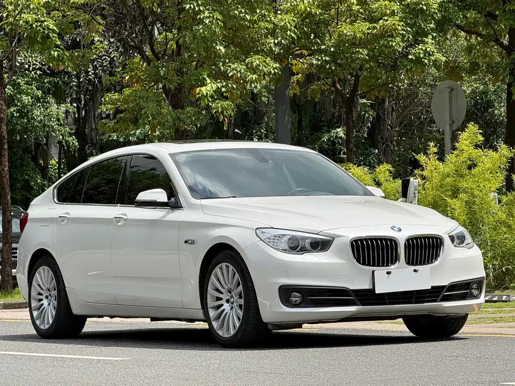 BMW 5 Series GT — миниатюра 2