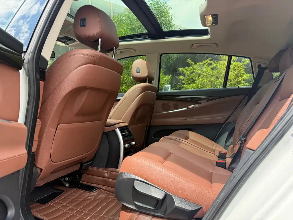 BMW 5 Series GT — миниатюра 21