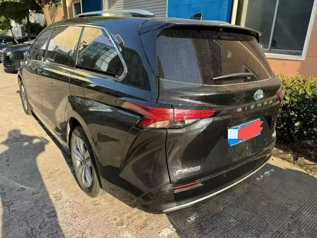 Toyota Sienna — миниатюра 4