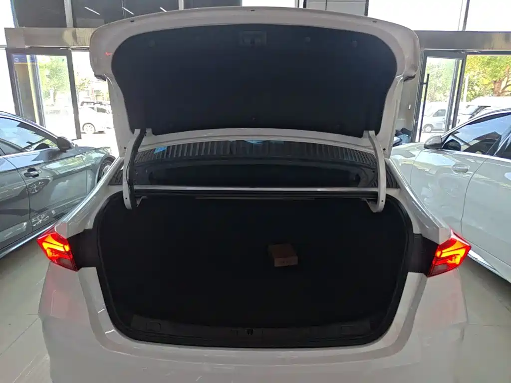 Buick Verano — миниатюра 19