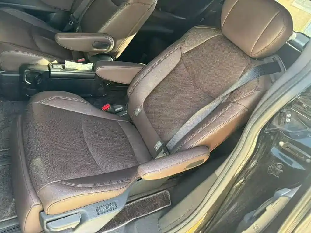 Toyota Sienna — миниатюра 6