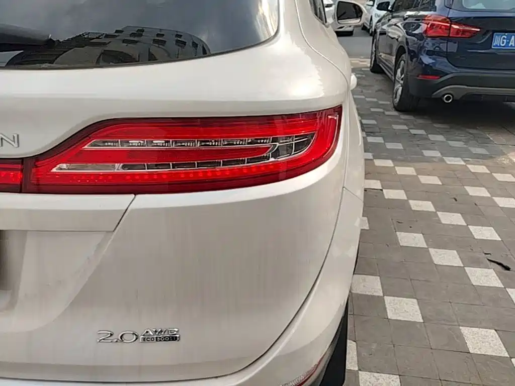 Lincoln MKC — миниатюра 8