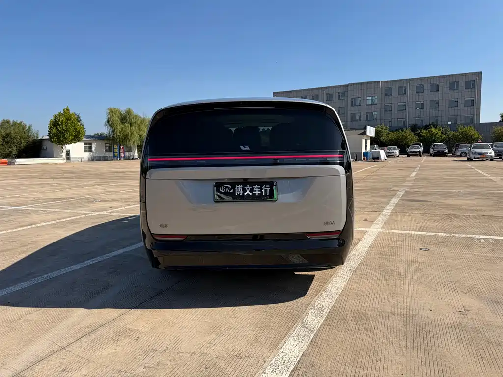 Li Auto Li MEGA — миниатюра 5
