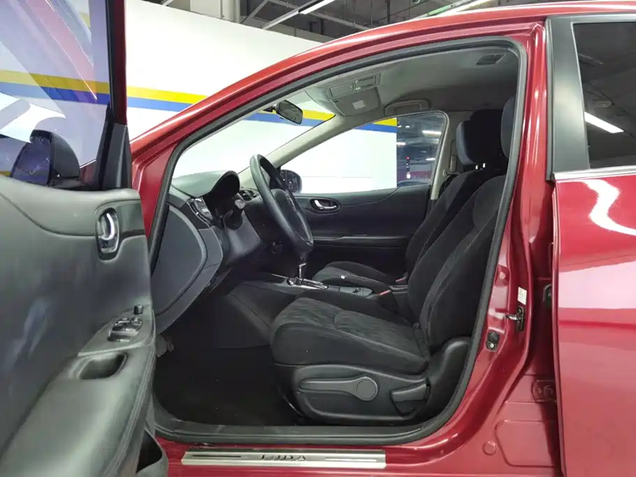Nissan Tiida — миниатюра 9