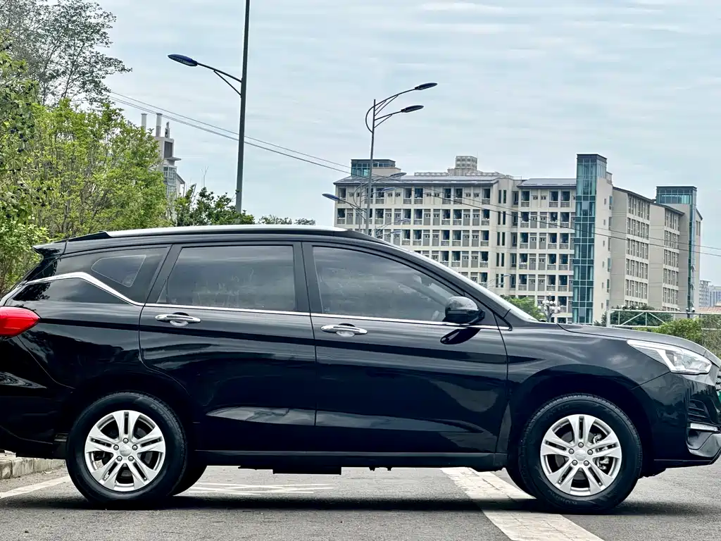 Haval M6 2019 1.5T MT Elite V