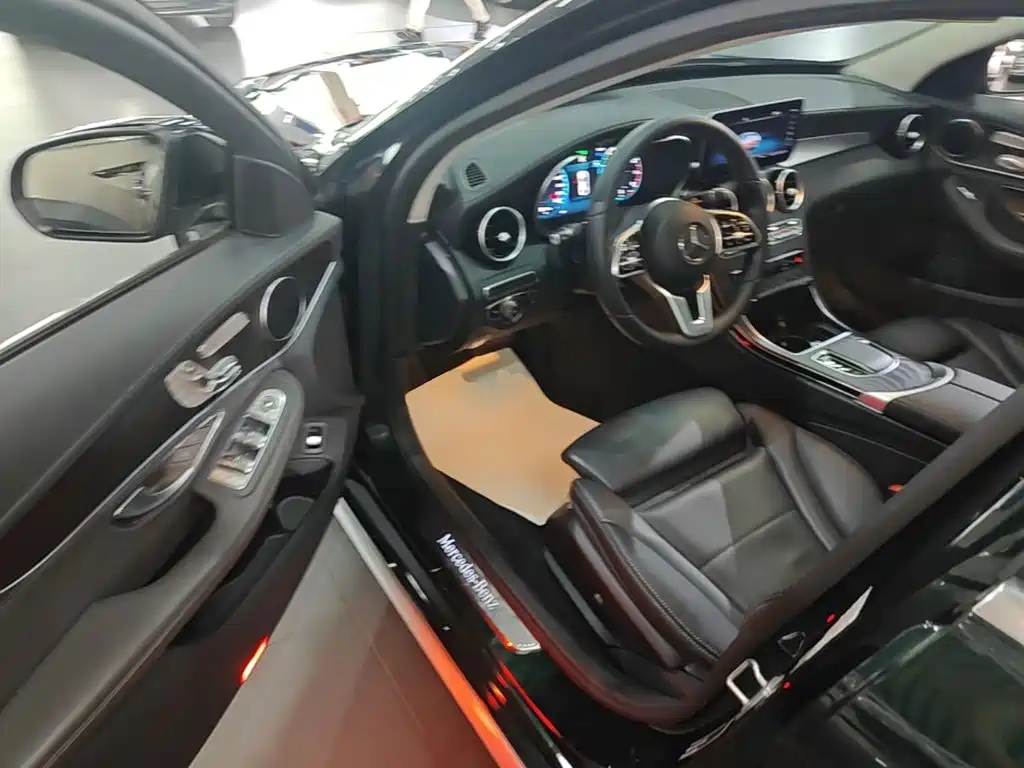 Mercedes-Benz C-Class — миниатюра 16