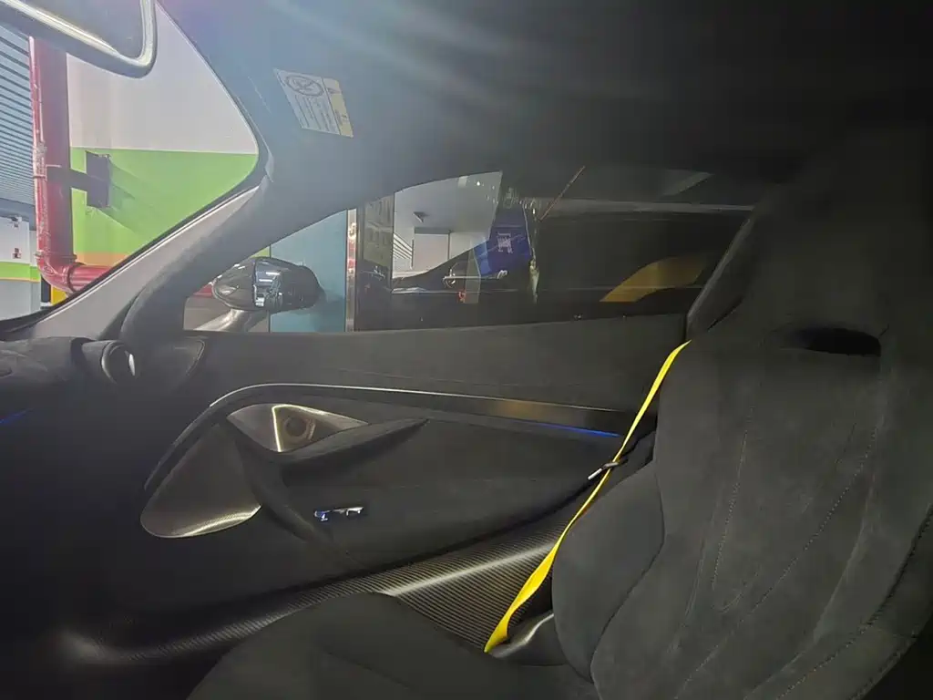 MCLAREN  720S