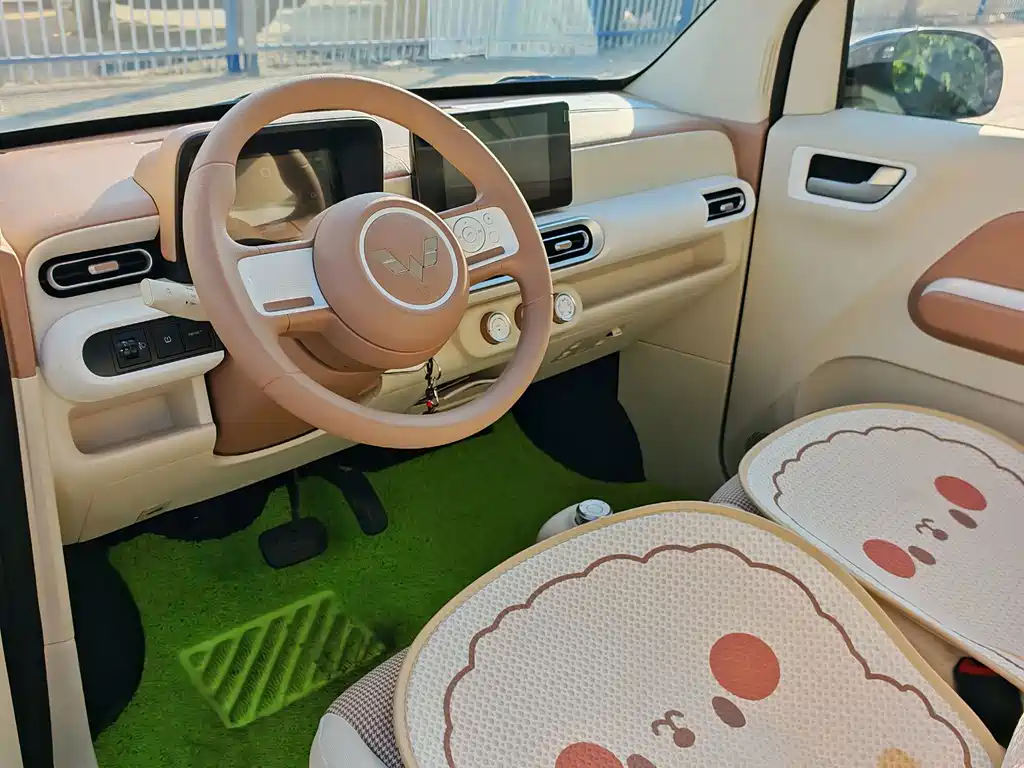 Wuling MINIEV — миниатюра 4