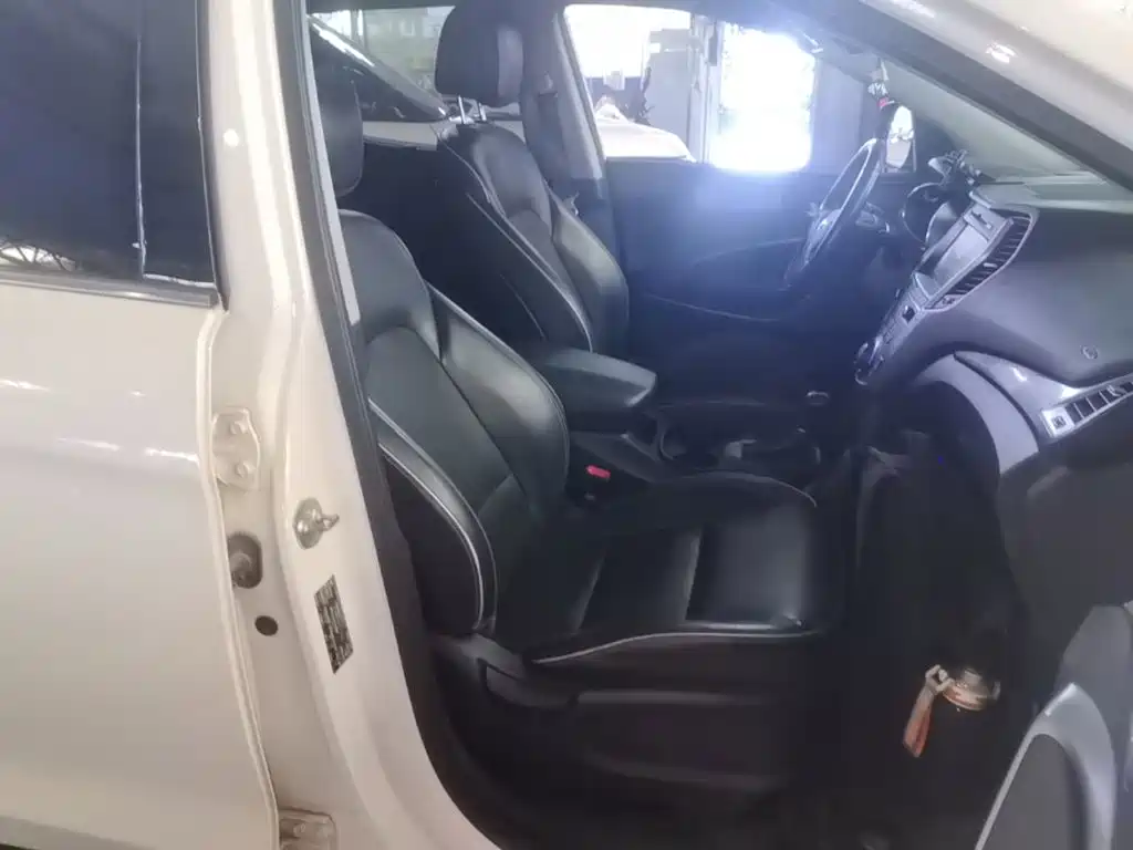 Hyundai Santa Fe — миниатюра 25
