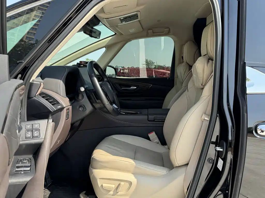 Toyota Alphard — миниатюра 16
