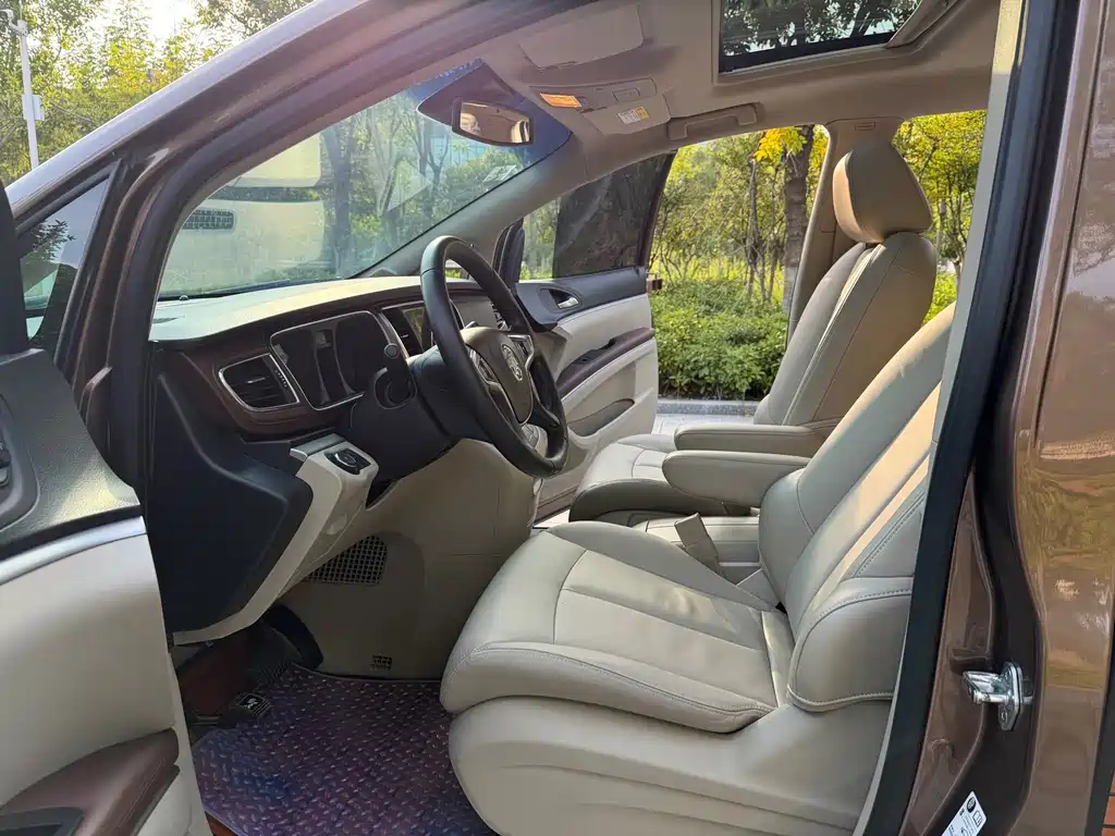 Buick GL8 — миниатюра 10