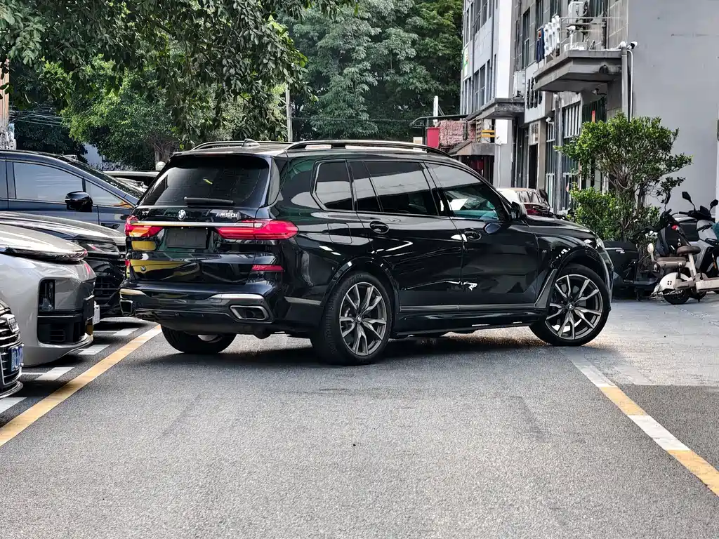 BMW X7 — миниатюра 10