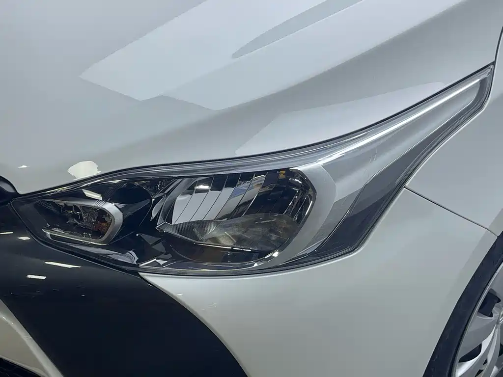 Toyota Yaris L — миниатюра 11