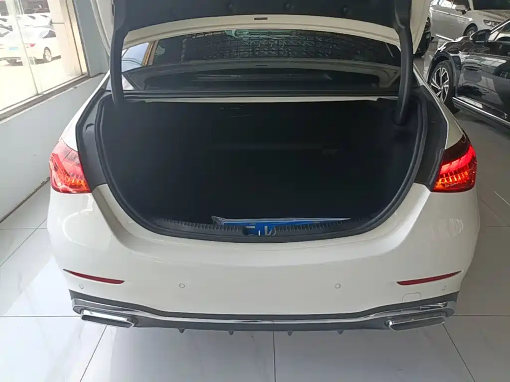 Mercedes-Benz C-Class — миниатюра 19