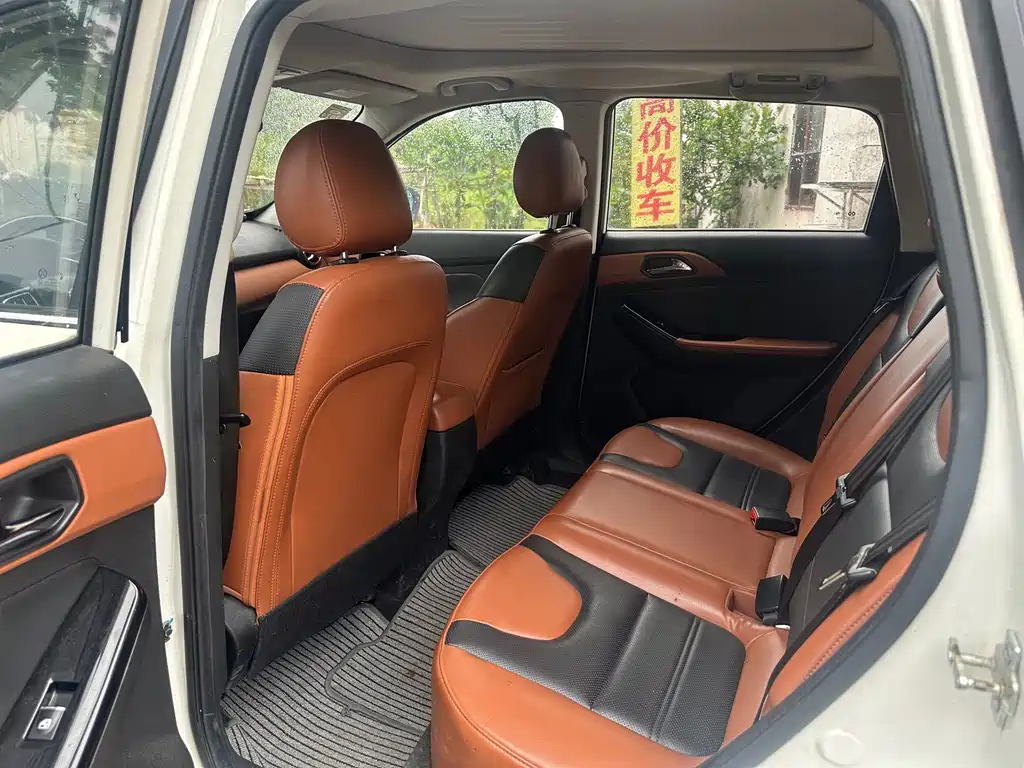 BAIC Senova X35 — миниатюра 5