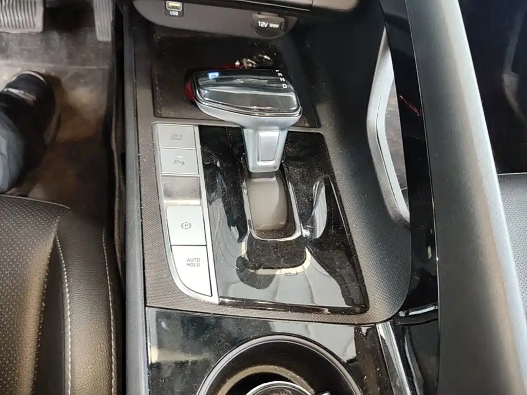 Hyundai Elantra — миниатюра 14