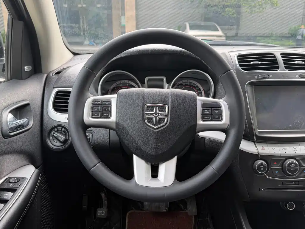 Dodge Journey — миниатюра 8