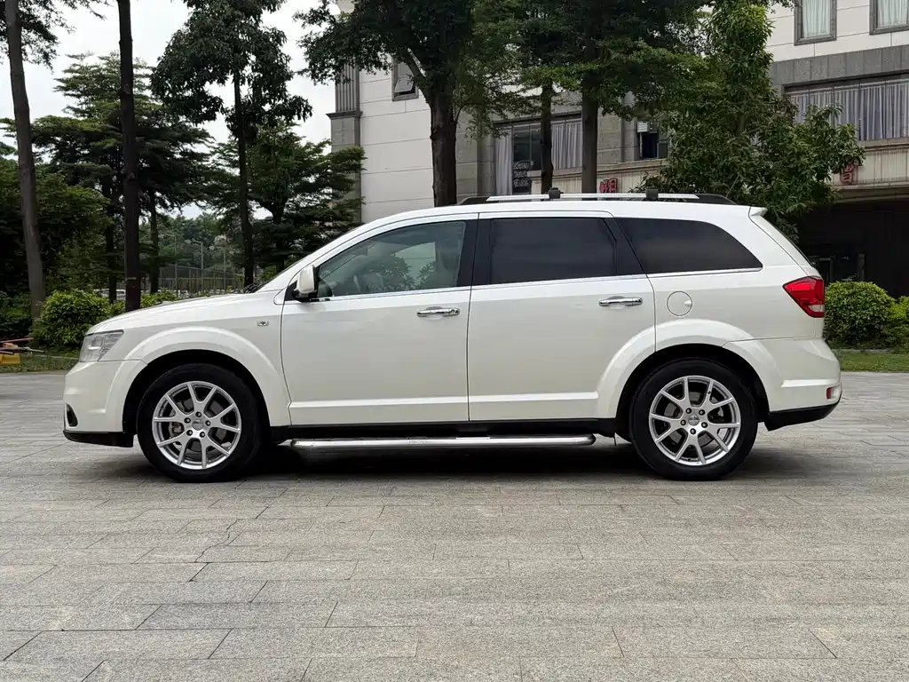 Dodge Journey — миниатюра 4