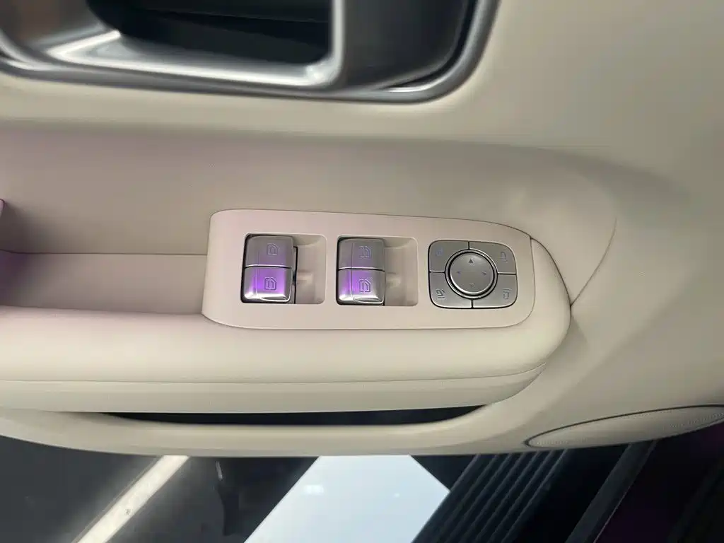 Li Auto Li L9 — миниатюра 21
