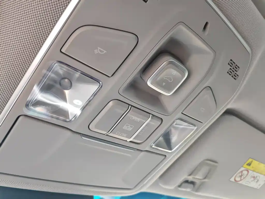 Geely Borui Hybrid — миниатюра 18