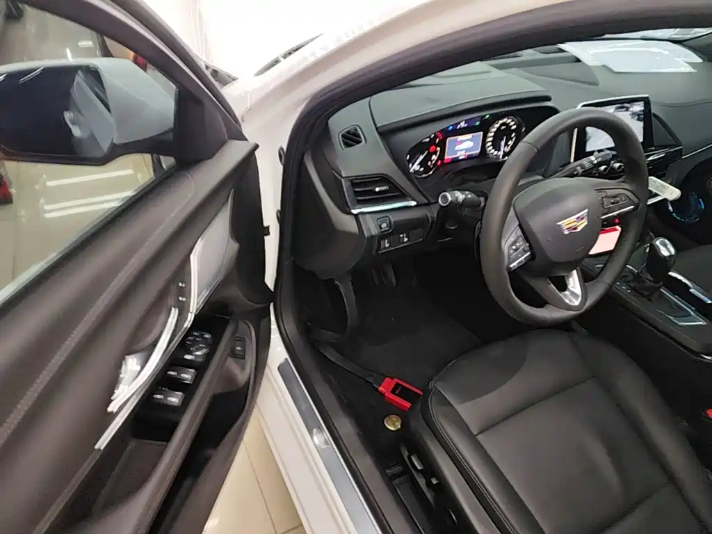 Cadillac CT4 — миниатюра 16