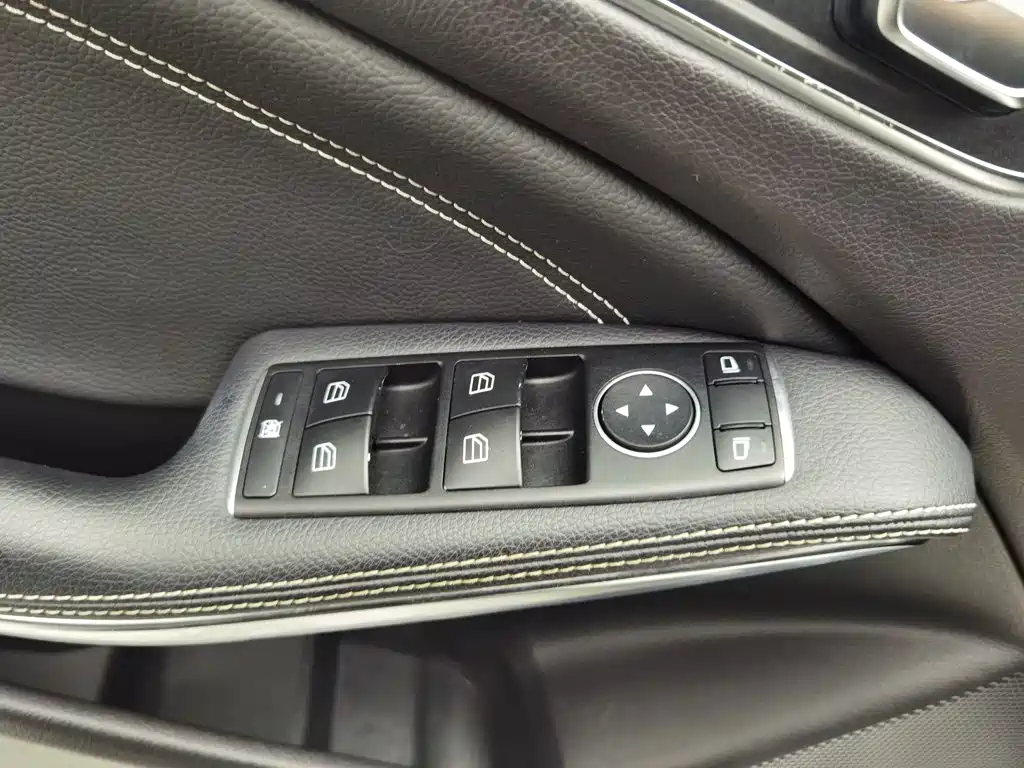 Mercedes-Benz GLA — миниатюра 9