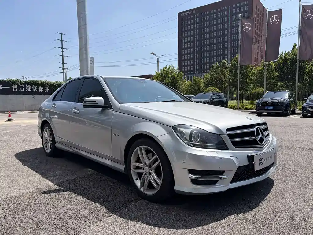 Mercedes-Benz C-Class — миниатюра 4