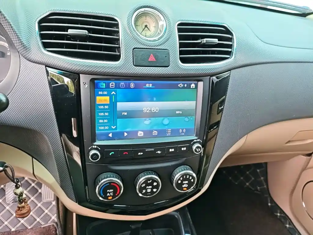 Wuling Hongguang — миниатюра 13