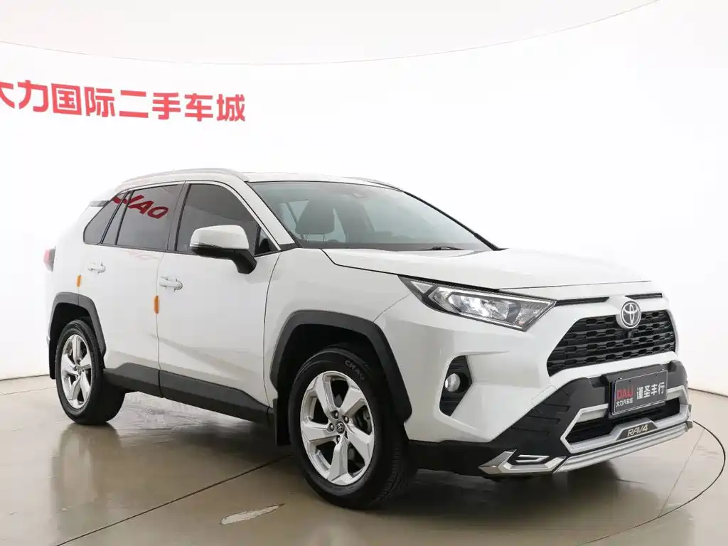 Toyota RAV4 — миниатюра 3