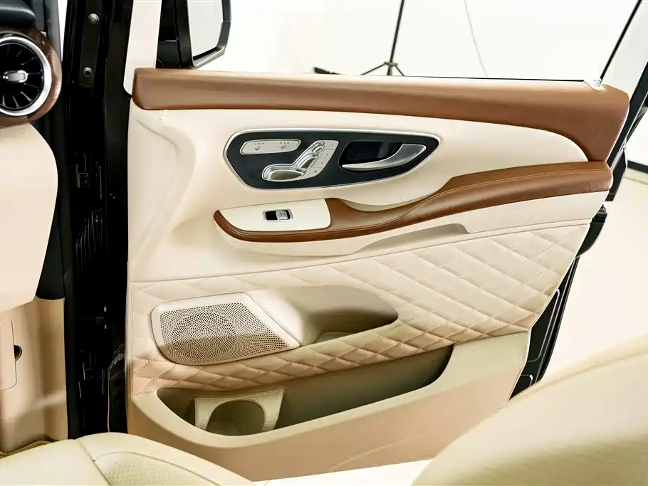 Mercedes-Benz V-Class — миниатюра 16