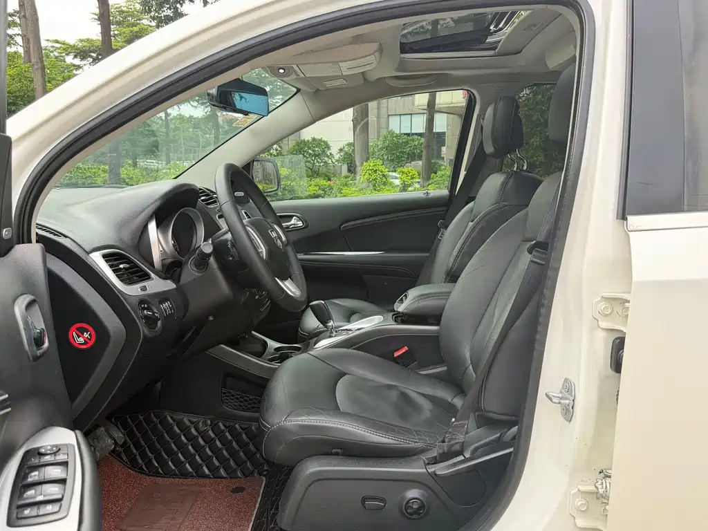 Dodge Journey — миниатюра 5