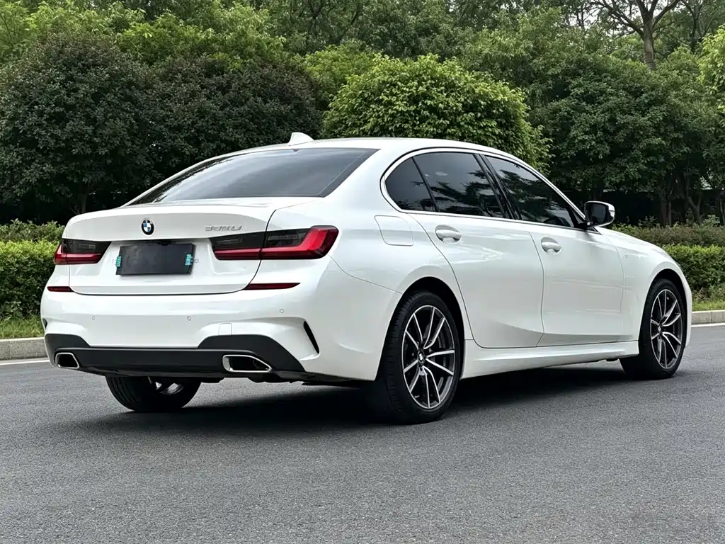 BMW 3 Series — миниатюра 17