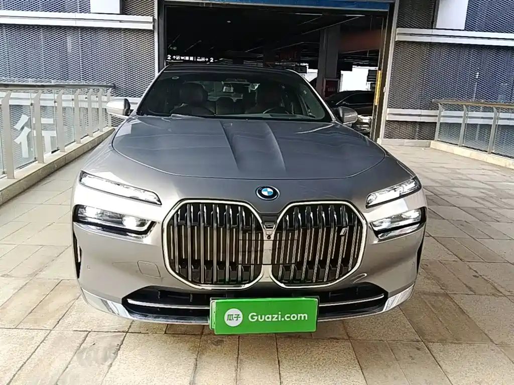 BMW i7 — миниатюра 3