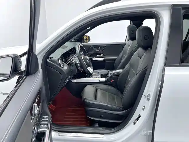 Mercedes-Benz GLB AMG — миниатюра 12