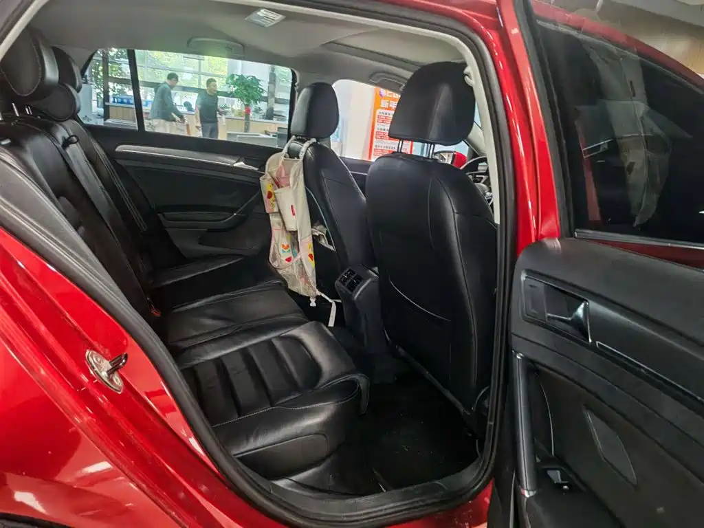 Volkswagen Golf — миниатюра 7